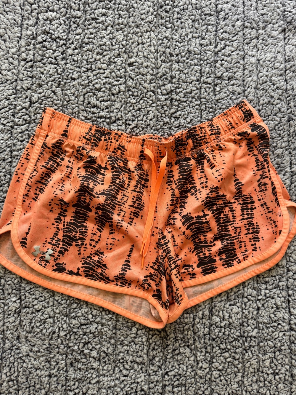 Under Armour Women’s Performance Running shorts. Orange/ Black Size Medium